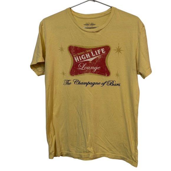 Vintage Fit Dive Bar Club Yellow Miller High Life Beer Aged Men’s M T-Shirt - Picture 1 of 6
